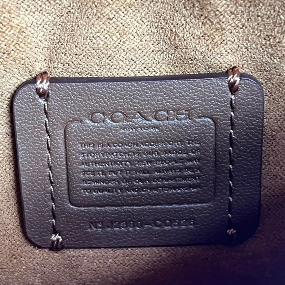 CQ526 - Coach Flap Clutch Crossbody - Picture 10 of 14